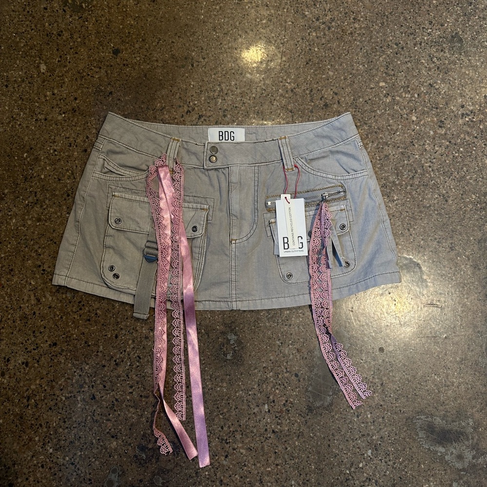 UK Urban Outfitters BDG Gray Women's Skirt with Pink Accents